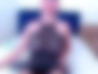 Live cam show with Ella - Average on Camsoda