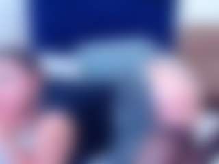 Ella MILF webcam performer live streaming