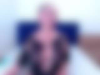 Live cam show with Ella - Mature on Camsoda