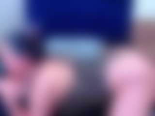 Live cam show with Ella - Public MILF on madthumbs