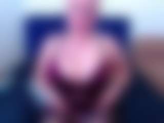 Live cam show with Ella - Green Eyes on makecum.org