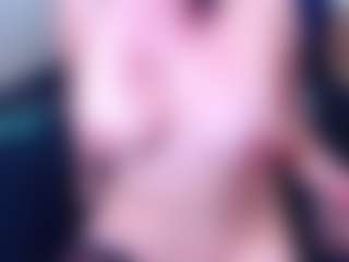 Live cam show with Ella - Middle Aged on madthumbs