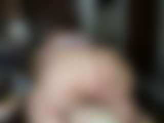 Live cam show with Kristen Hill - Living Room on livesuperchat.net