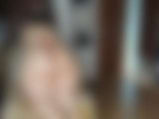 Live cam show with Kristen Hill - Living Room on Soda Cam