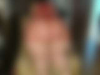 Live cam show with Kristen Hill - Gamer MILF on AdultVida.com