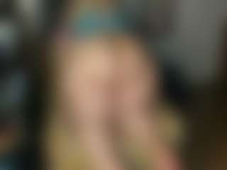 Live cam show with Kristen Hill - Bedroom MILF on chickslive.net
