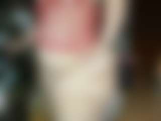 Live cam show with Kristen Hill - Living Room on instabang