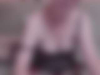 lanapopins MILF webcam performer live streaming