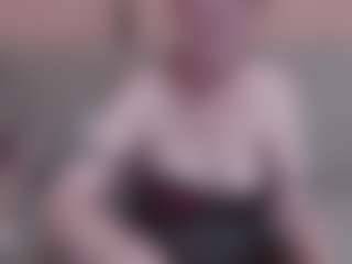 Live cam show with lanapopins - Blonde Hair MILF on dropp.cam