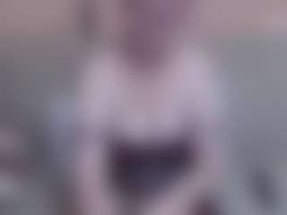 lanapopins MILF webcam performer live streaming