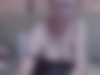lanapopins MILF webcam performer live streaming