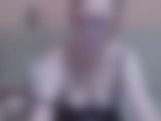 lanapopins MILF webcam performer live streaming