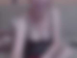 lanapopins MILF webcam performer live streaming