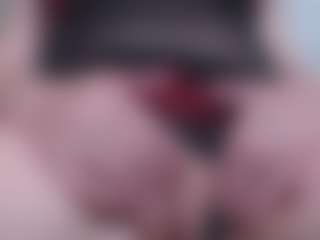 Live cam show with lanapopins - Glasses on Milf Play