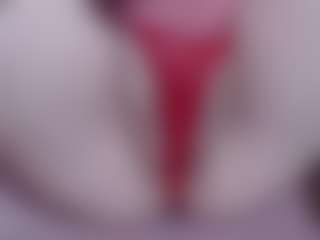 Live cam show with lanapopins - Blonde Hair MILF on StripNow