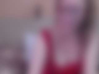 lanapopins MILF webcam performer live streaming