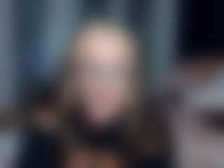 Live cam show with MARGO MAC - Small Tits on liverealitysex.com
