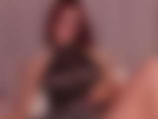Live cam show with carolhorny - Skinny on SmokeAndPoke