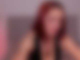 carolhorny MILF webcam performer live streaming