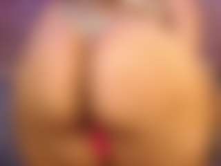 pamelaevanns MILF webcam performer live streaming