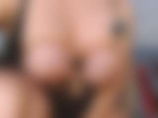 pamelaevanns's Live Sex Cam Show