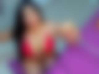 Live cam show with MIA - Dildo on CamClone