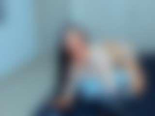 MIA's Live Sex Cam Show