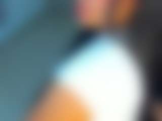 MIA's Live Sex Cam Show