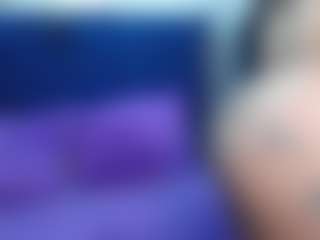 Live cam show with anyelaxx - Drinking on AdultVida.com