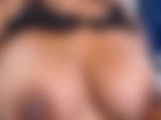 Live cam show with anyelaxx - Ebony on Camsoda | colombia