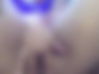 Live cam show with anyelaxx - Smoking on Fit Hotties