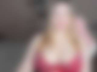 Live cam show with annabigass - Red Hair Shaved Pussy on livesuperchat.net