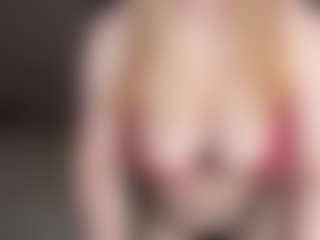 Live cam show with annabigass - Bedroom on Camsoda