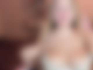 Live cam show with annabigass - Green Eyes on CamClone