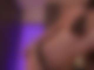 Live cam show with Annie Connors - Brown Hair on Free Soda