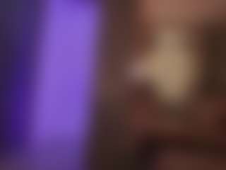 Live cam show with Annie Connors - Petite on Camsoda Late Night