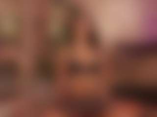 Live cam show with Annie Connors - Full Nudity on Camiplay Live