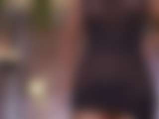 Live cam show with Annie Connors - Short on Nude Live Now