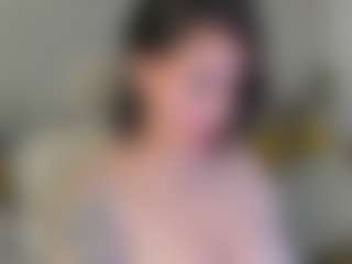 Live cam show with Sarah - Glasses on chickslive.net