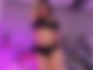 Live cam show with Sarah - Milk on fuklive.com