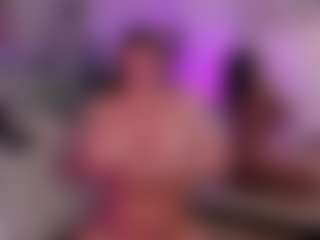 Live cam show with Sarah - Hazel Eyes on luckytryst.com