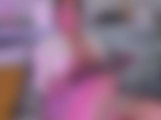 Live cam show with Sarah - Milk on xDating