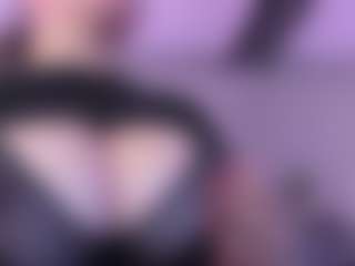 Live cam show with Sarah - Spit on Pornisteam.com