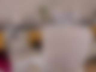 Live cam show with Sarah - Milk on livesuperchat.net