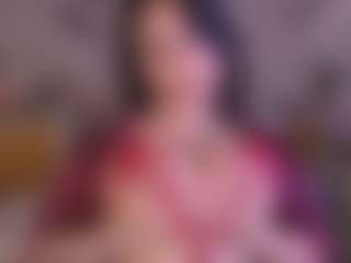 Spettacolo in cam dal vivo con Sarah - Fetish MILF su Camsoda