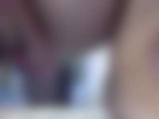 Live cam show with Squirtmania - Living Room on Hubzter Live