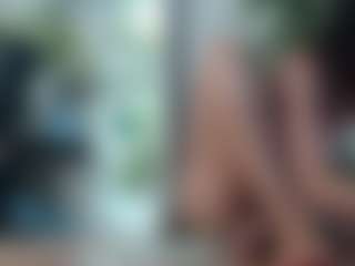 Live cam show with Squirtmania - Living Room on friskycurves.com