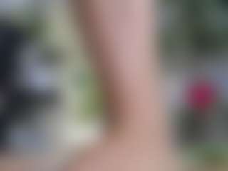 Live cam show with Squirtmania - Kitchen on Adult Interactions