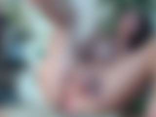Live cam show with Squirtmania - Outside on infinitiblacc.com