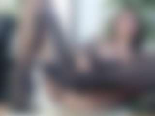 Live cam show with Squirtmania - Outside on CamwithHer